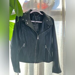 Blanco Black Leather Motorcycle Jacket Size L NWT Perfect for your spring style
